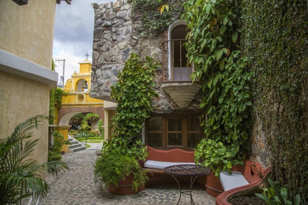 Hotel_Los_Pasos_patio_GL-1